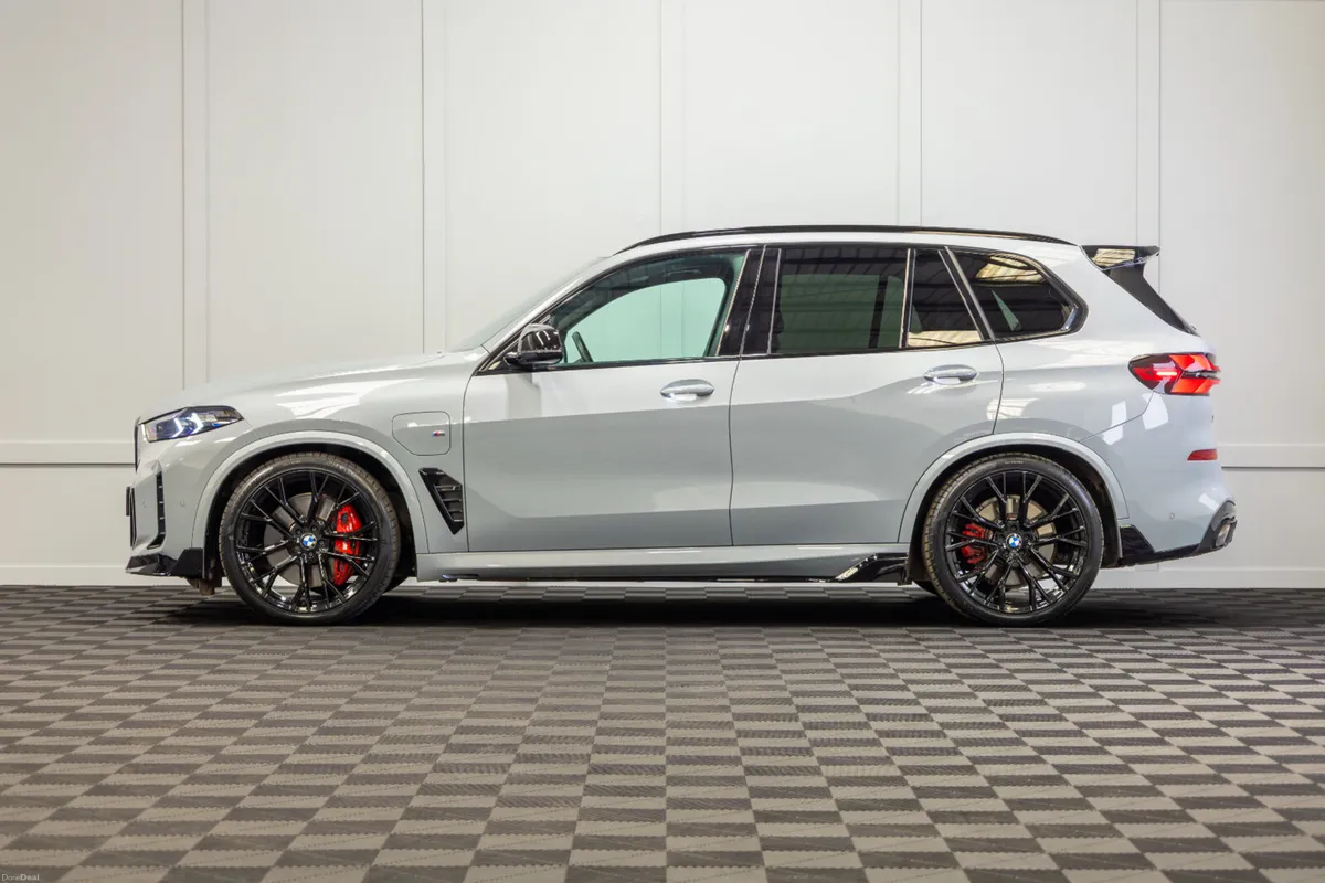 2024 BMW X5 X-Drive 50e M-Sport - Image 3