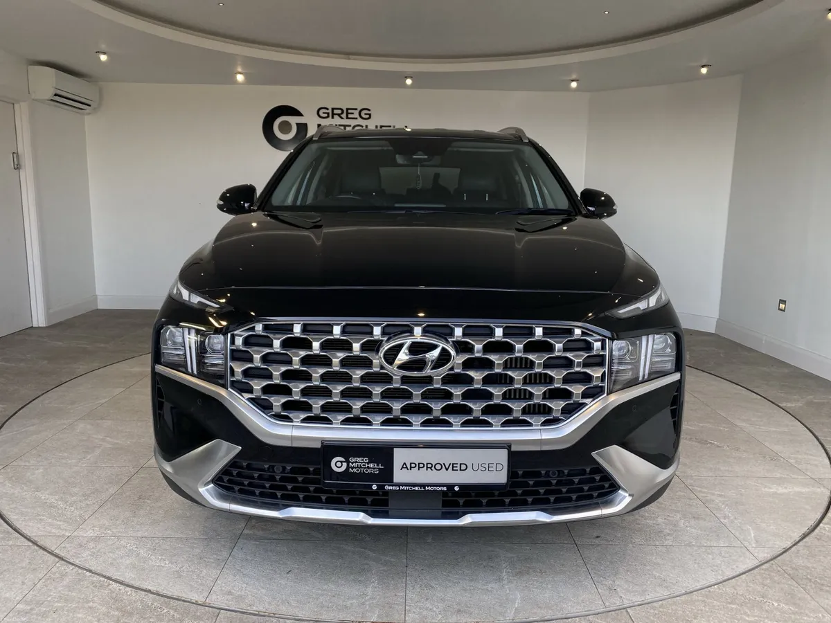 Hyundai Santa Fe 2023 - Image 2