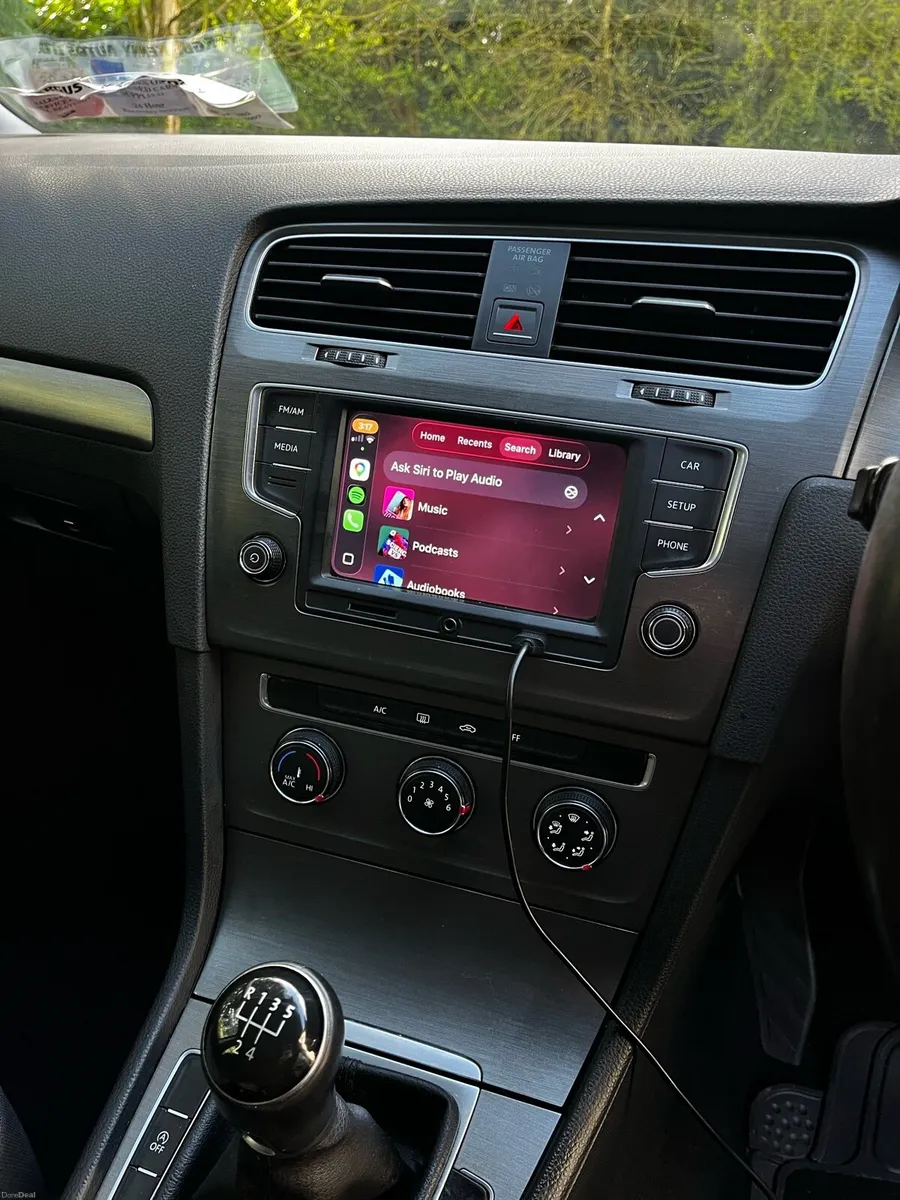 Volkswagen Golf 1.6 TDI with CarPlay - Image 3