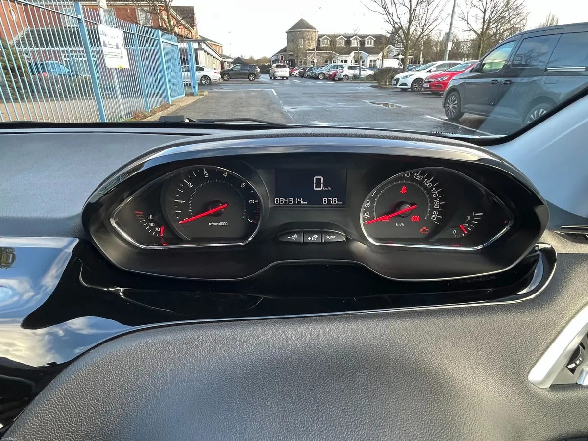 Peugeot 208 Active - 1.2 Petrol, 2014 - Image 3