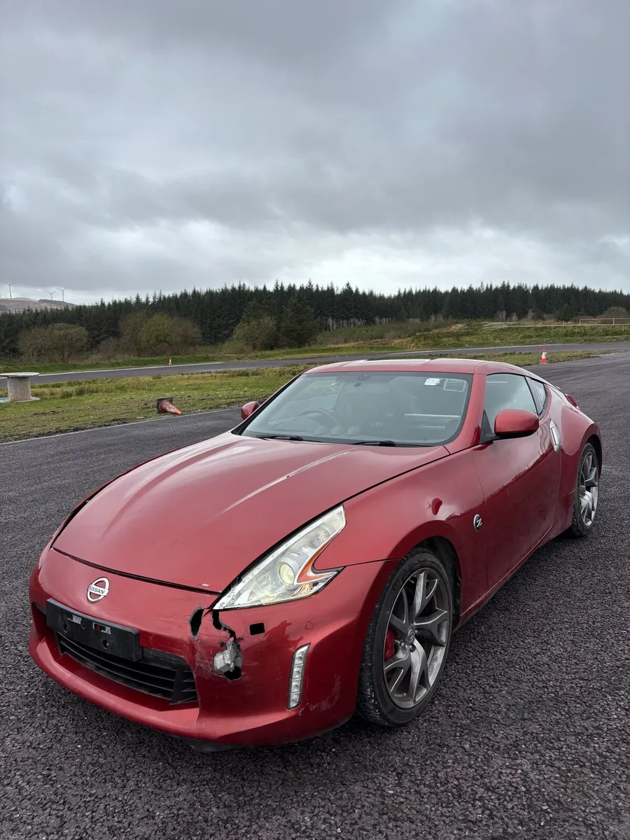Nissan 370z 2010 - Image 2