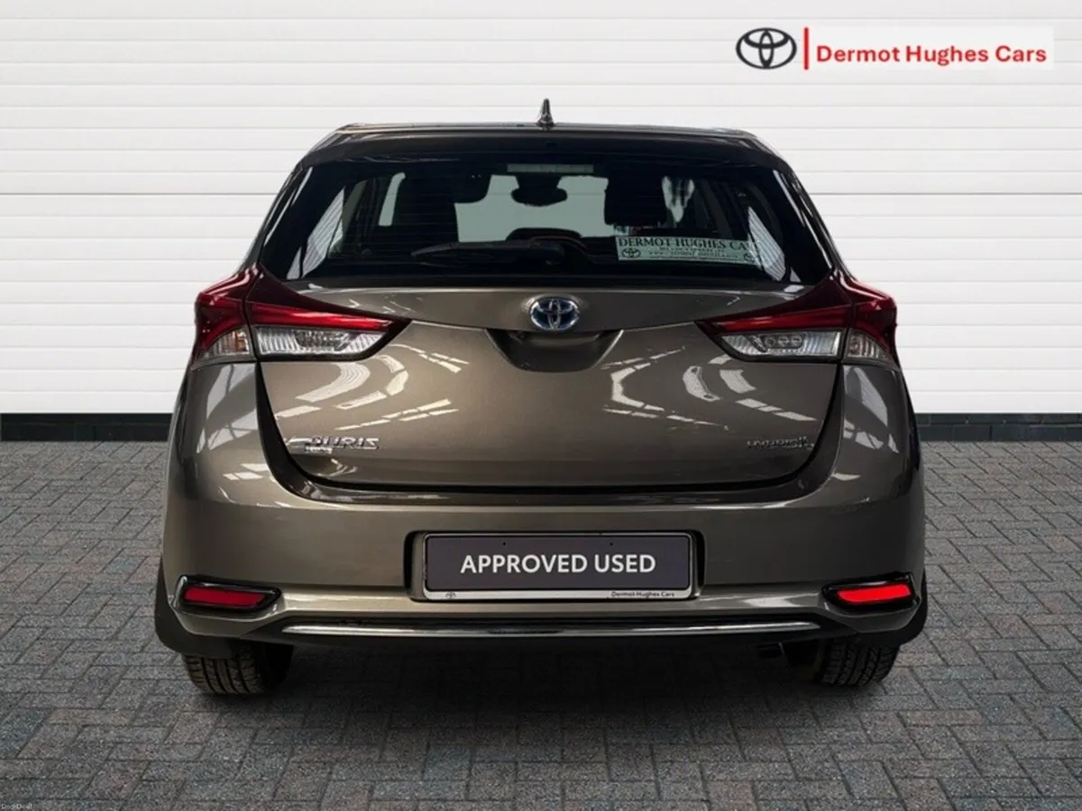 Toyota Auris HYBRID LUNA 4DR AUTO - Image 4