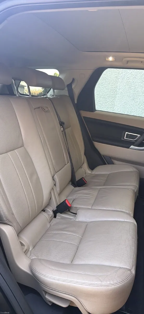 Land Rover Discovery Sport 2019 - Image 2