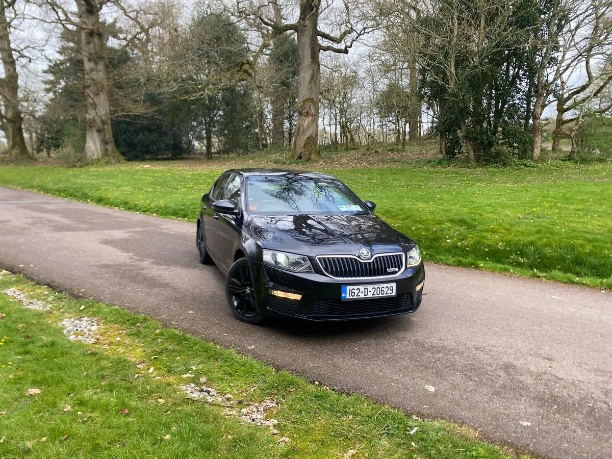 Stunning Skoda Octavia 2.0TDI VRS DSG - Image 2