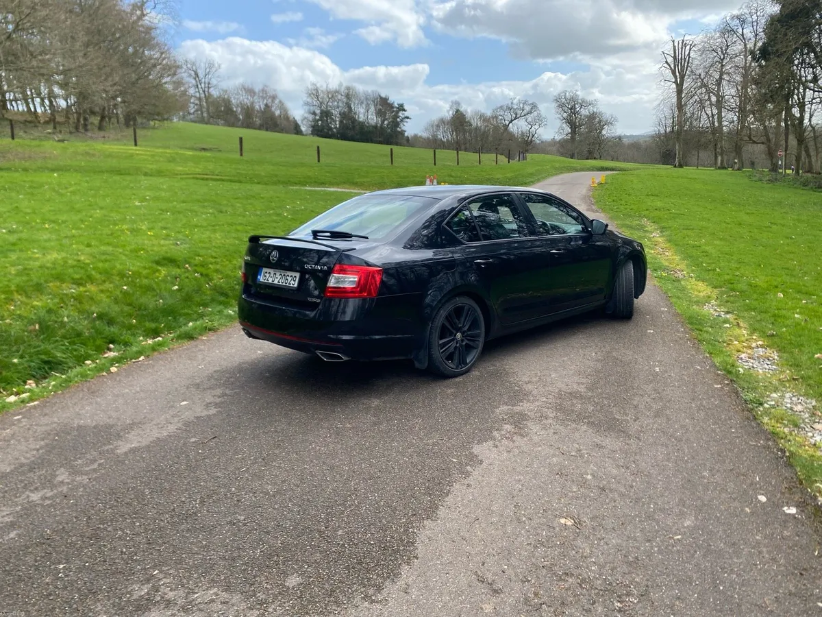 Stunning Skoda Octavia 2.0TDI VRS DSG - Image 4