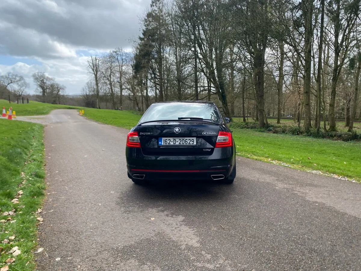 Stunning Skoda Octavia 2.0TDI VRS DSG - Image 5