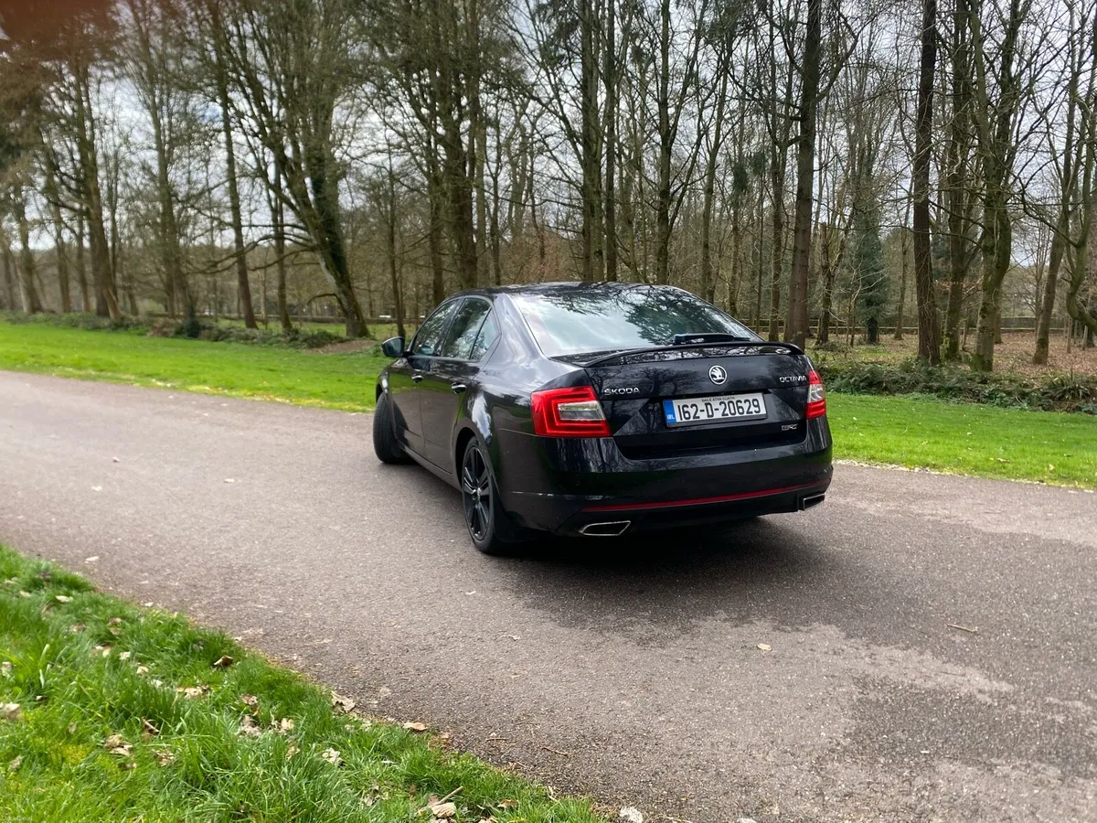 Stunning Skoda Octavia 2.0TDI VRS DSG - Image 6