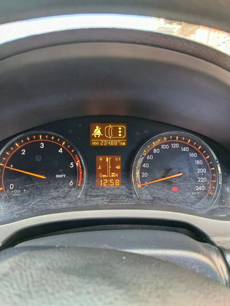 Toyota Avensis 2009 - Image 2