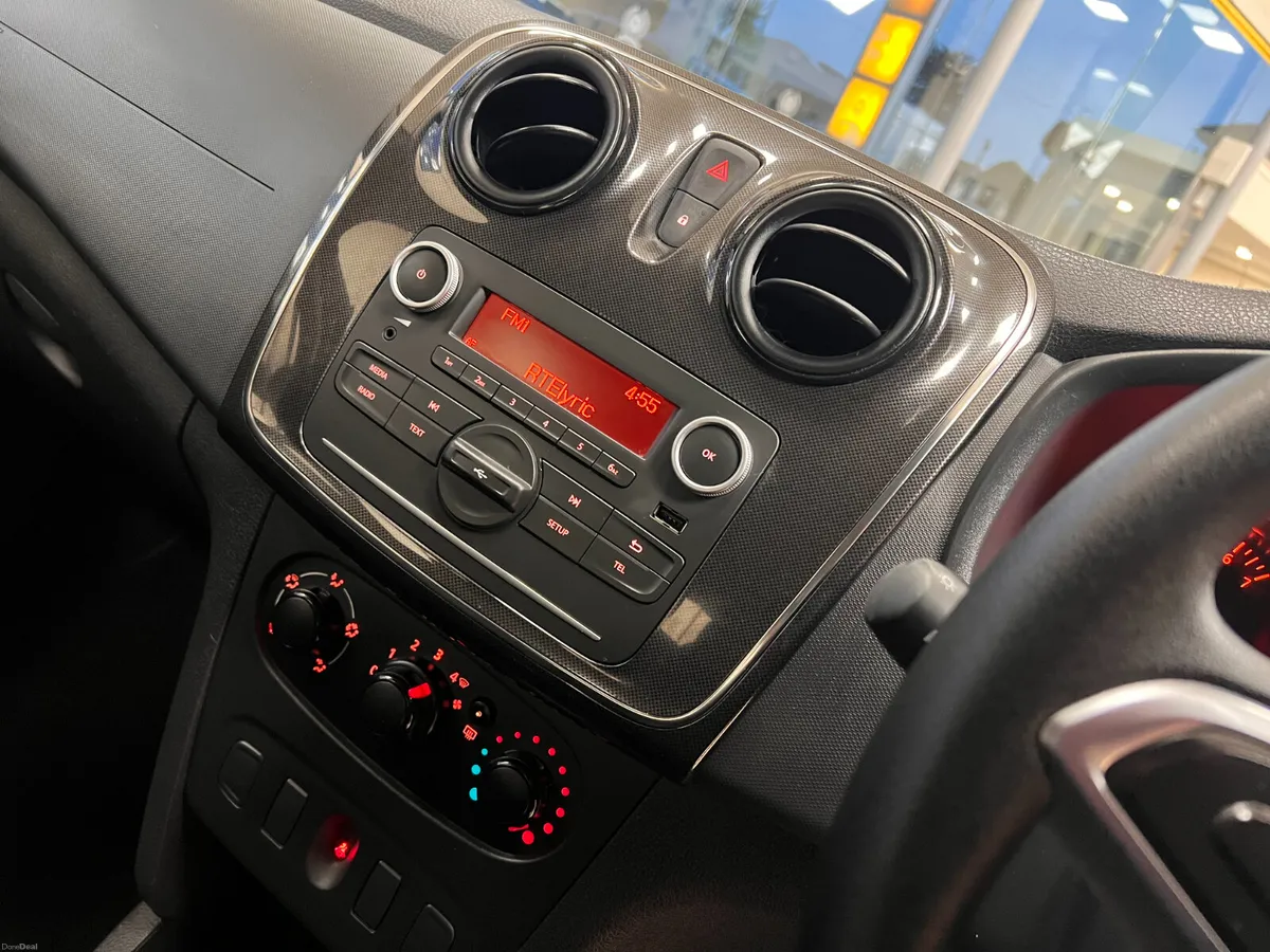 Only 39,000 Kms Low Kms As New 2020 Dacia Sandero - Image 3