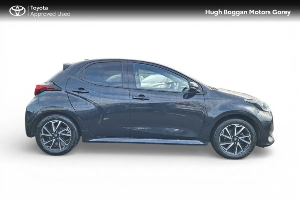 Toyota Yaris 1.5 LUNA SPORT 4DR - Image 3