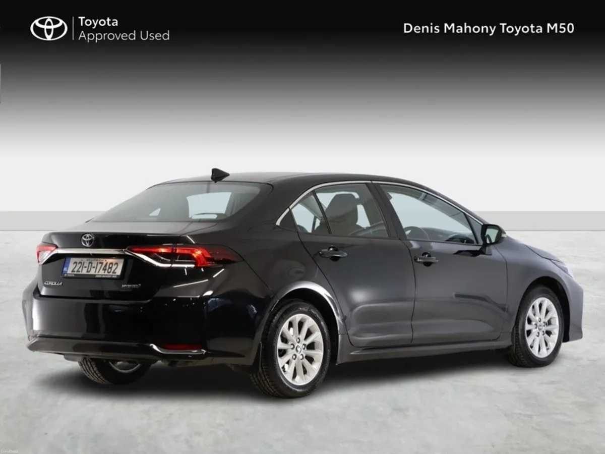 Toyota Corolla Luna Saloon Hybrid - Image 2