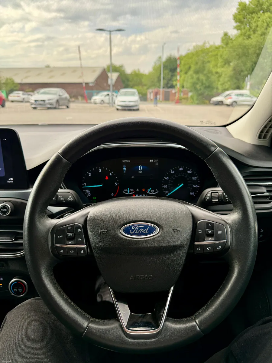 Ford focus 1.5 Auto 28000miles UK REG - Image 4