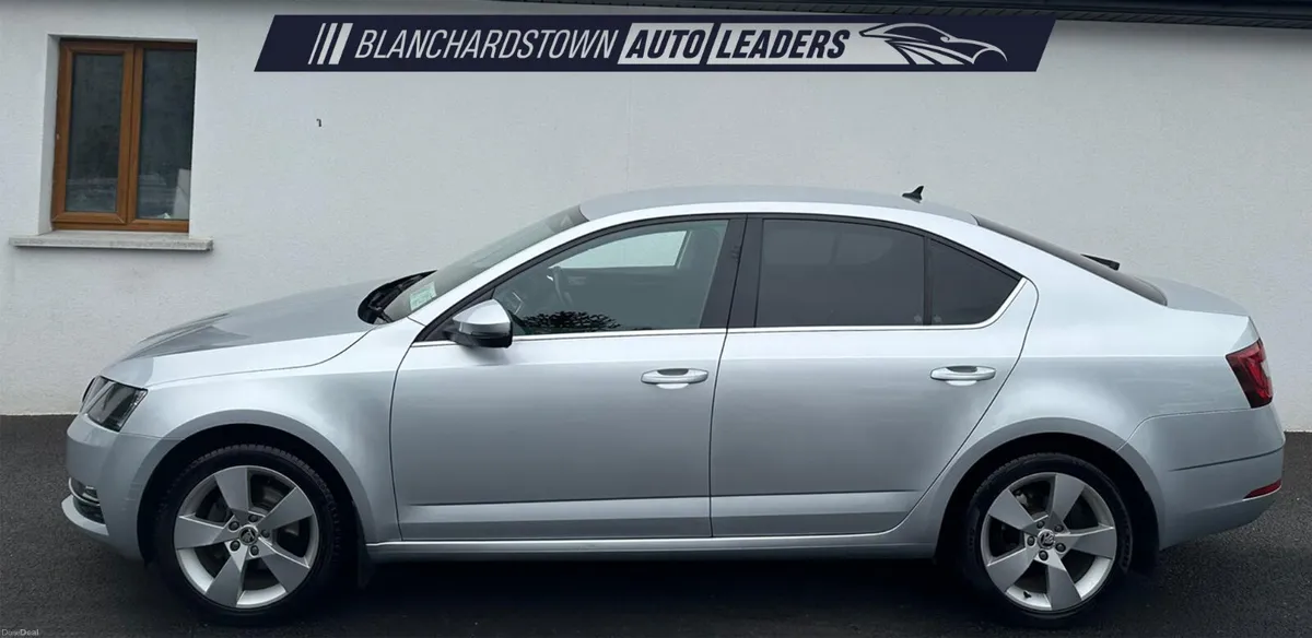 SKODA OCTAVIA 1.0 TSI STYLE 115HP SAT NAV - Image 2