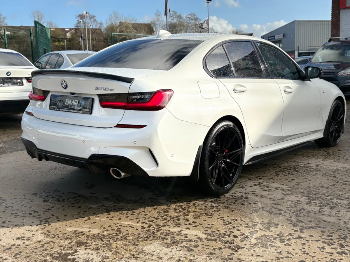 2021 BMW 330 M-SPORT AUTO HYBRID - Image 4