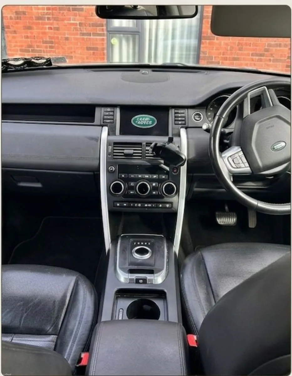 2018 Land Rover Discovery Sport HSE – 7 Seater - Image 2