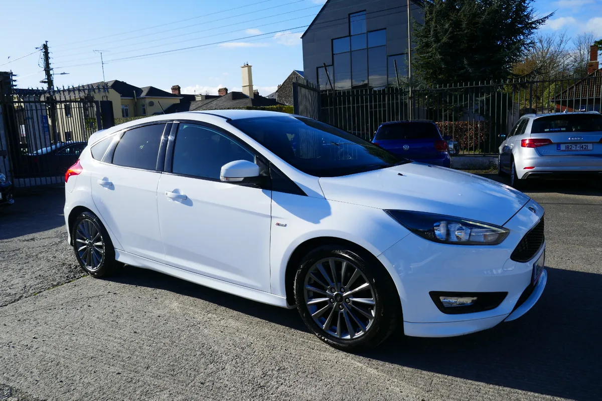 181 FORD FOCUS 1.0 ECOBOOST ST-LINE 140 140PS 5DR - Image 2