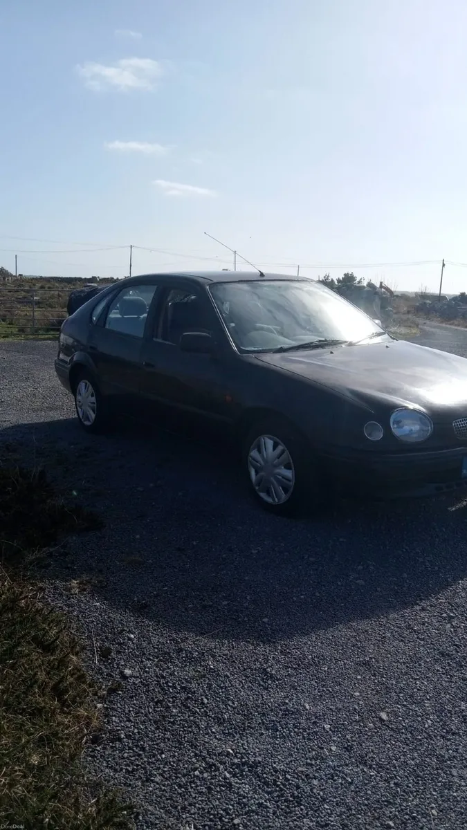 Toyota Corolla 1999 - Image 1