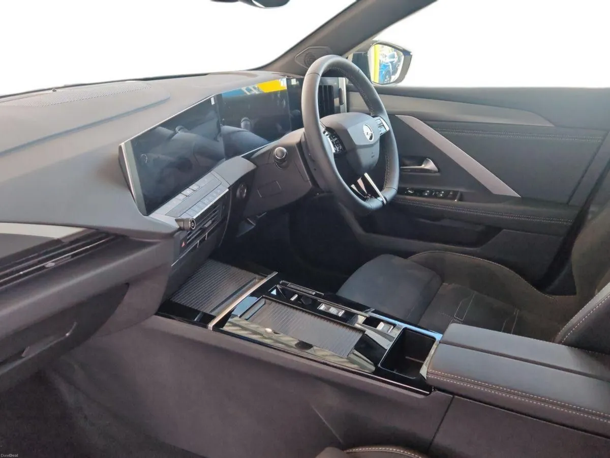 Opel Astra GS 1.5 Turbo D 130PS 8 Speed Auto - Image 4