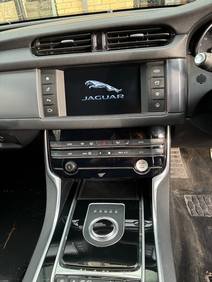 Jaguar XF R-Sport automatic - Image 4
