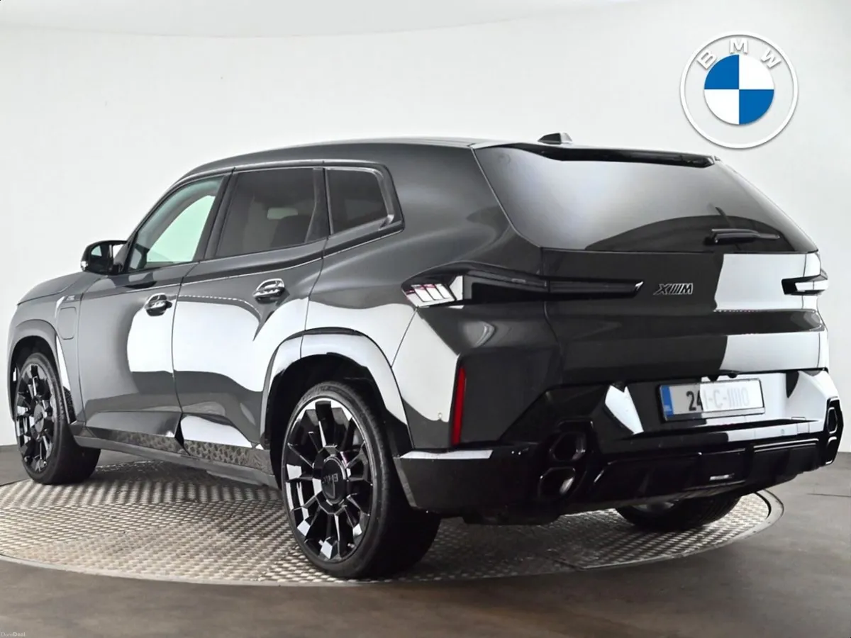 BMW XM 50e - Image 3