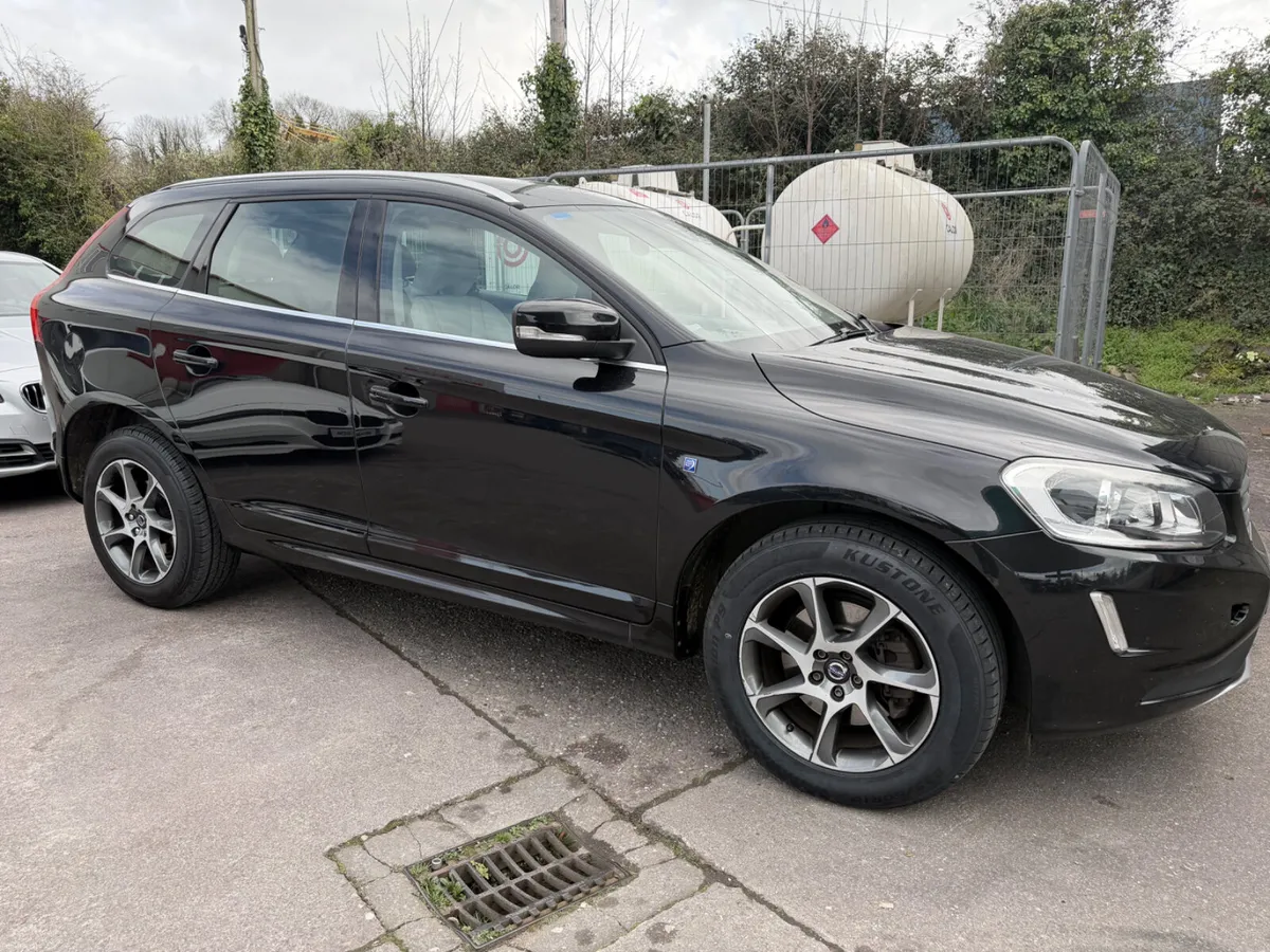 2015 Volvo XC60 - Image 1