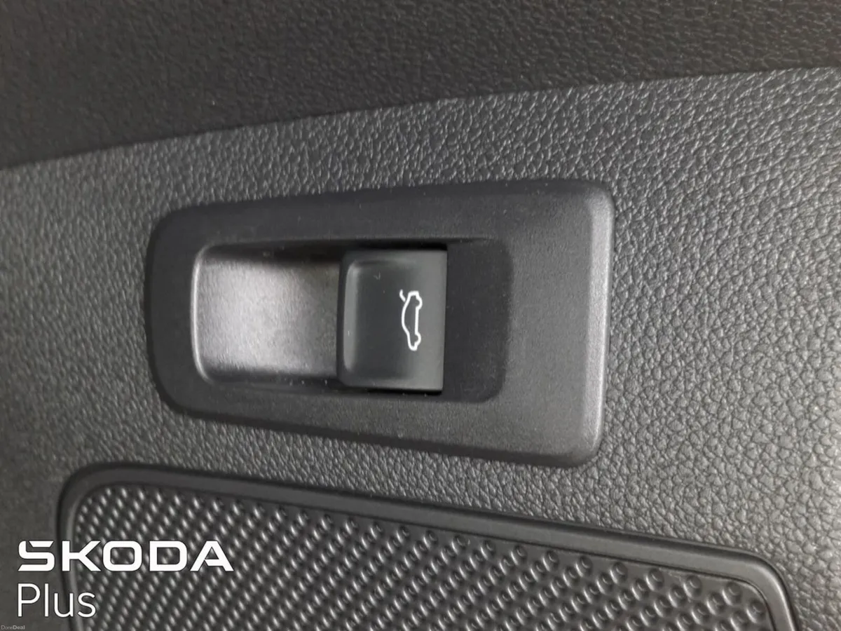 Skoda Karoq **ELECTRIC BOOT**HEATED SEATS**2.0TDI - Image 3