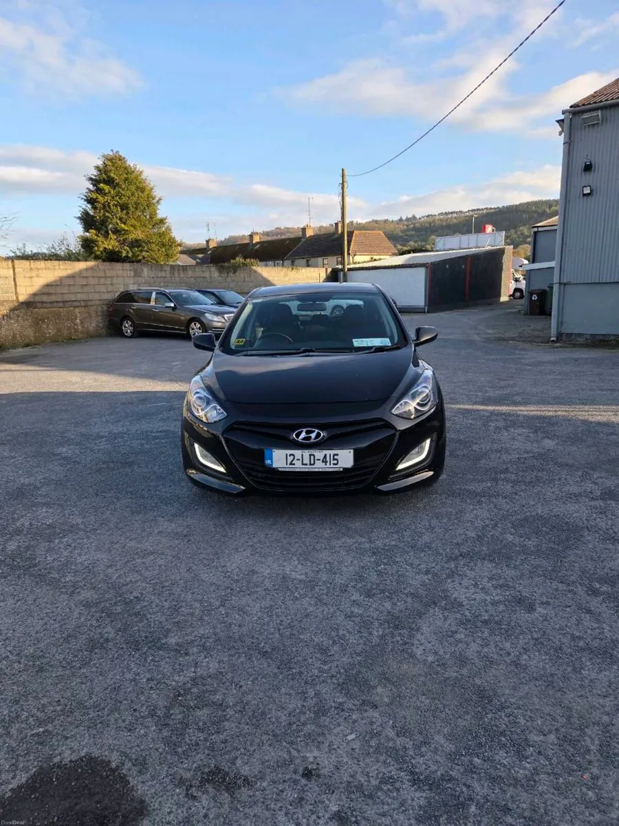12 HYUNDAI I30 1.4 Diesel 6 Speed - Image 2