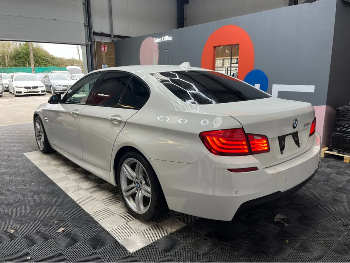 BMW 5-Series 2017 BMW 523D M-SPORT 2.0 AUTOMATIC / - Image 4