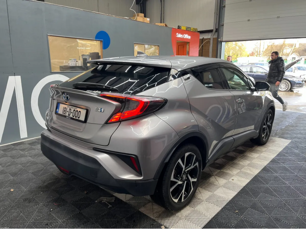 Toyota C-HR 2018 TOYOTA C-HR G LED EDITION 1.8 AUT - Image 2