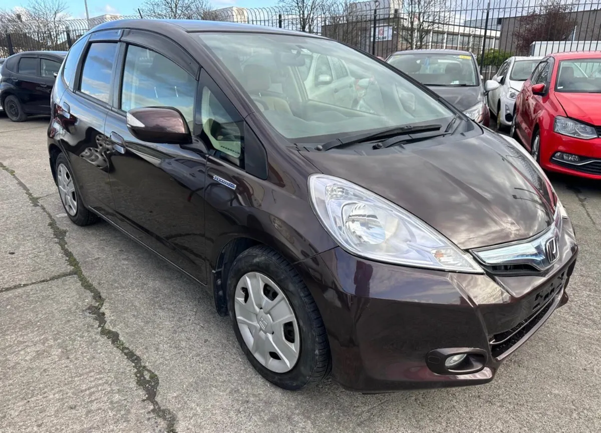 Honda Fit 2012 Automatic/ New Nct/ warranty - Image 2