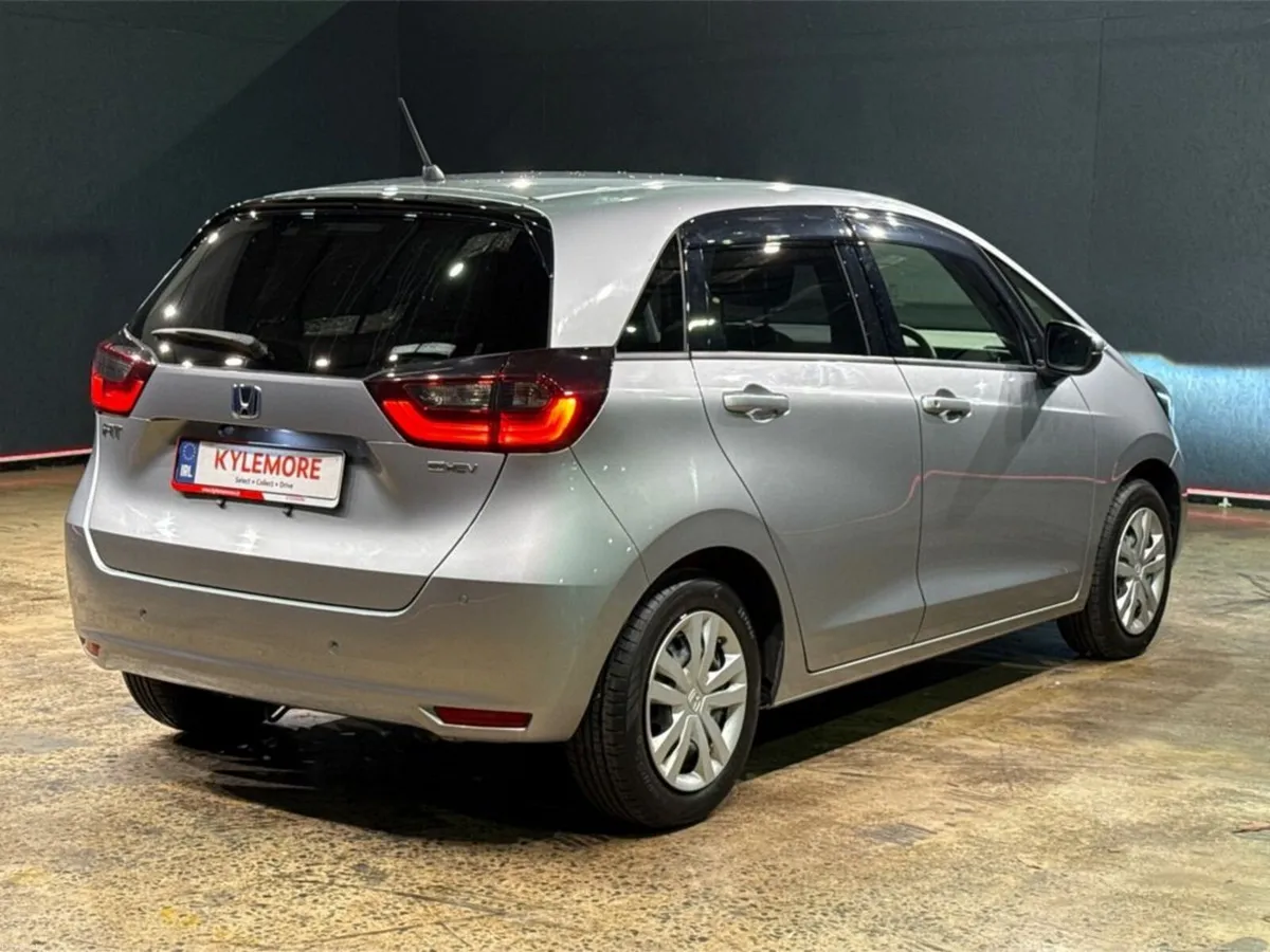 Honda Fit 1.5 HYBRID - CRUISE CONTROL - REVERSE CA - Image 4