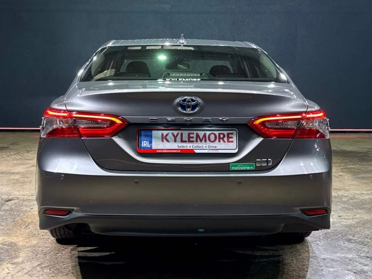 Toyota Camry 2.5 HYBRID AUTOMATIC - MULTI FUNCTION - Image 4