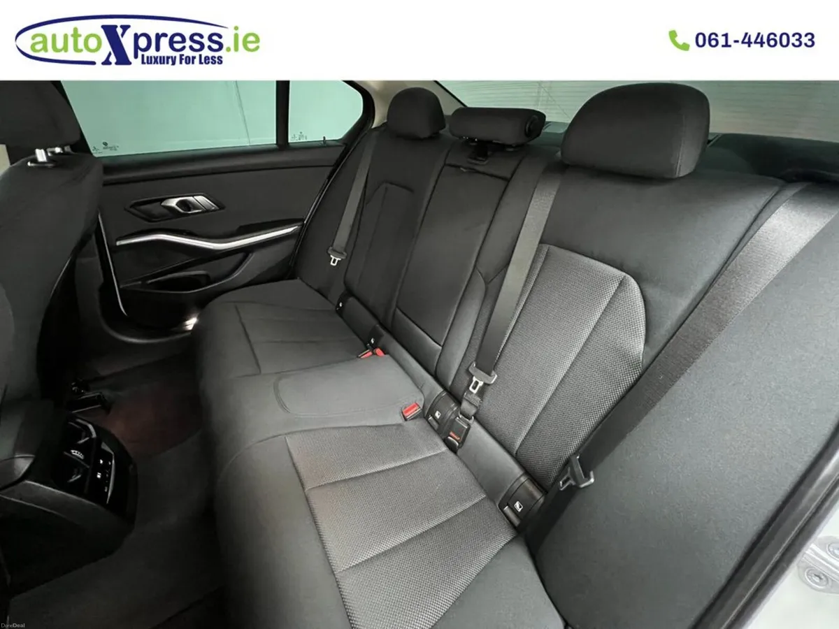 BMW 3-Series 320D XDRIVE 4WD Automatic, Reversing - Image 4