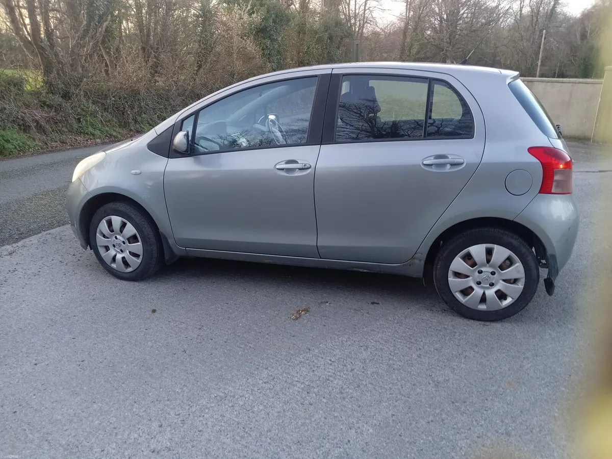 2007 Toyota Yaris - Image 2