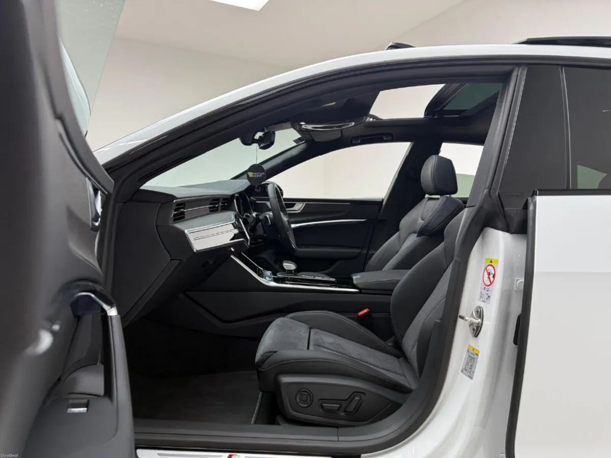 Audi A7 50 TFSI E S LINE BLK ED QUATTRO *PAN ROOF* - Image 3