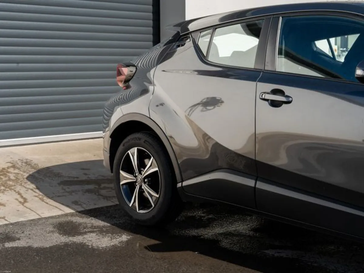 Toyota C-HR ICON - Image 4