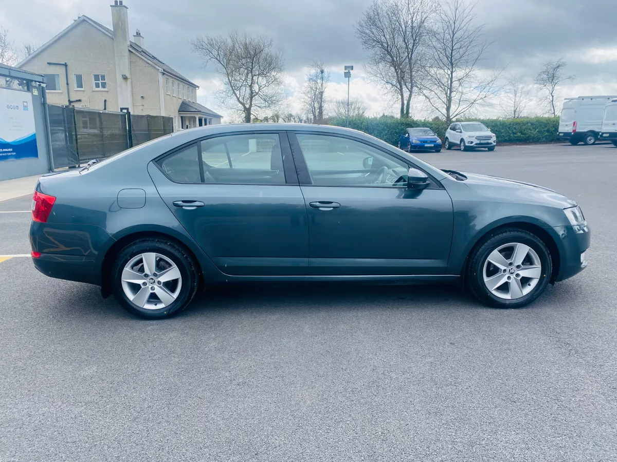 SKODA OCTAVIA AMBITION 1.6 TDI 2015 (151) - Image 4