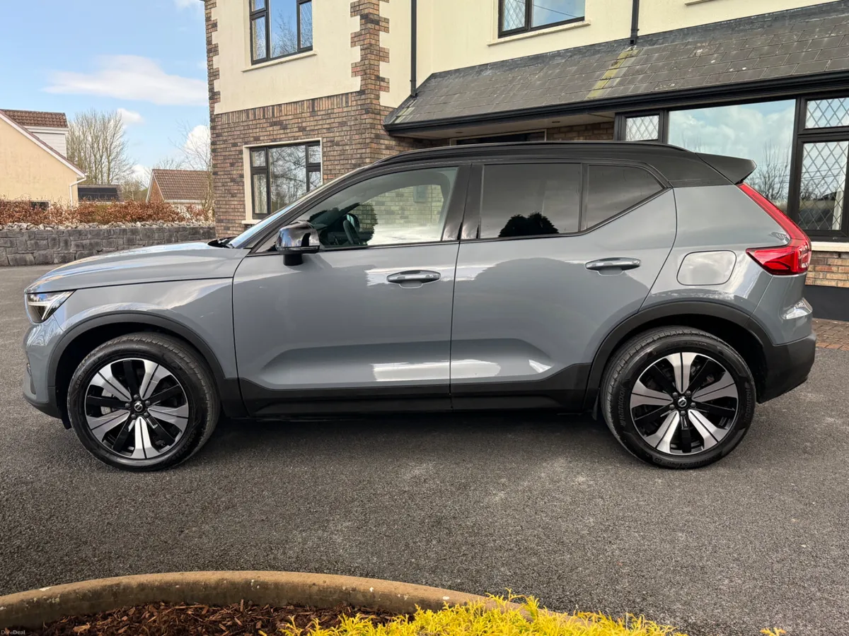 Stunning 222 Volvo XC40 EV! *35,000 kms* - Image 4