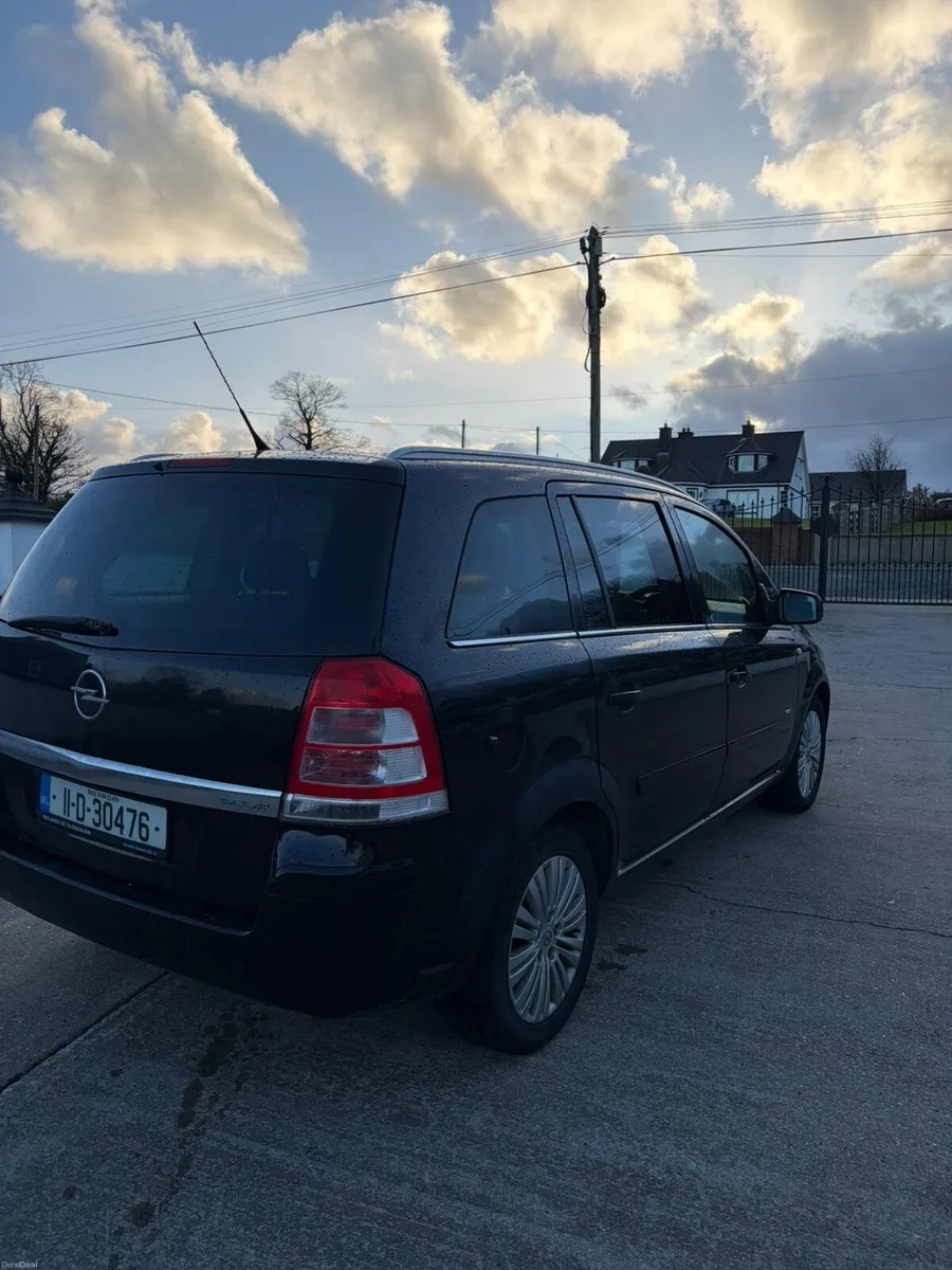 2011 Opel Zafira - Image 2