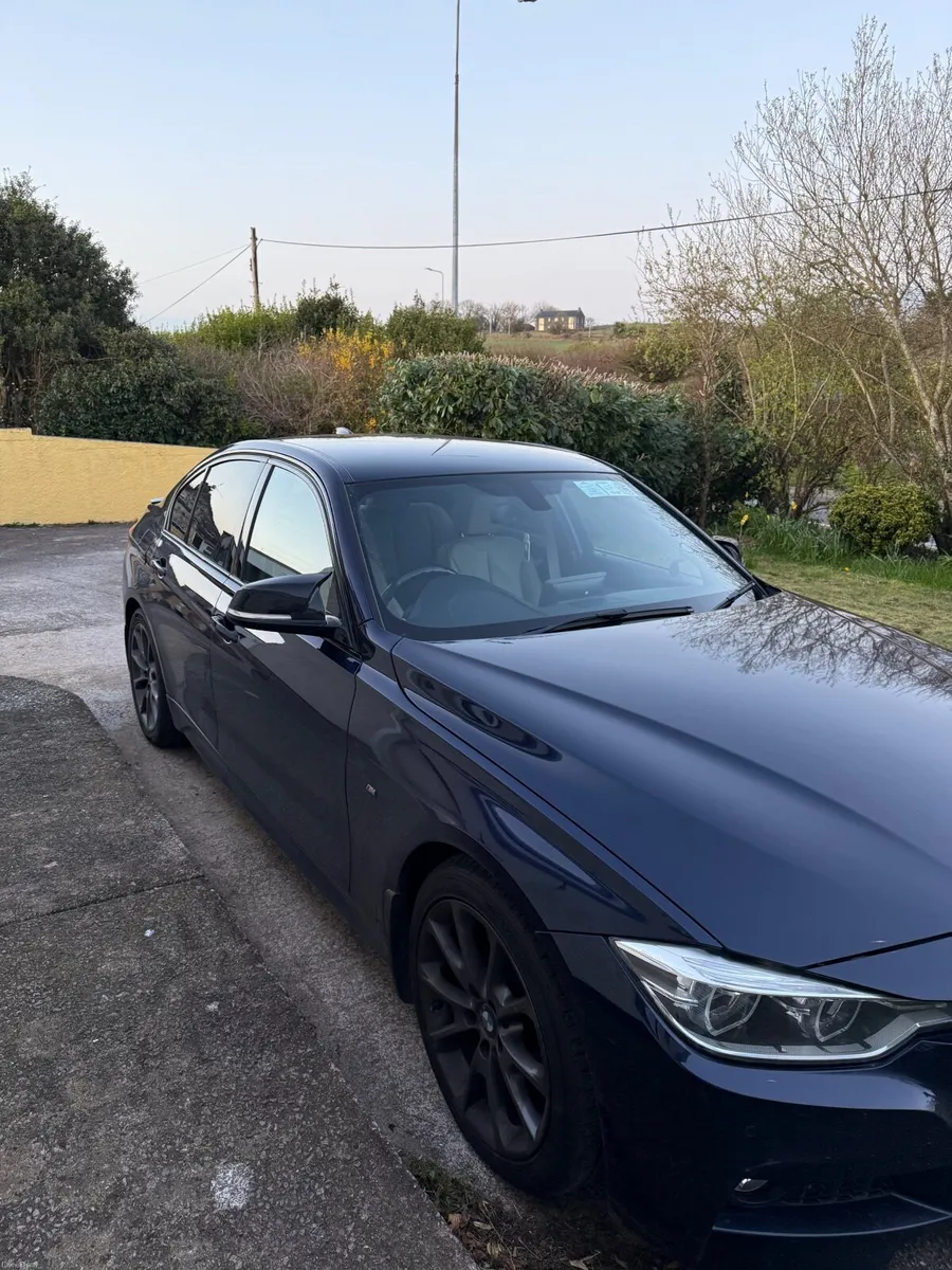 BMW 330e M Sport | CarPlay | New Tyres - Image 3