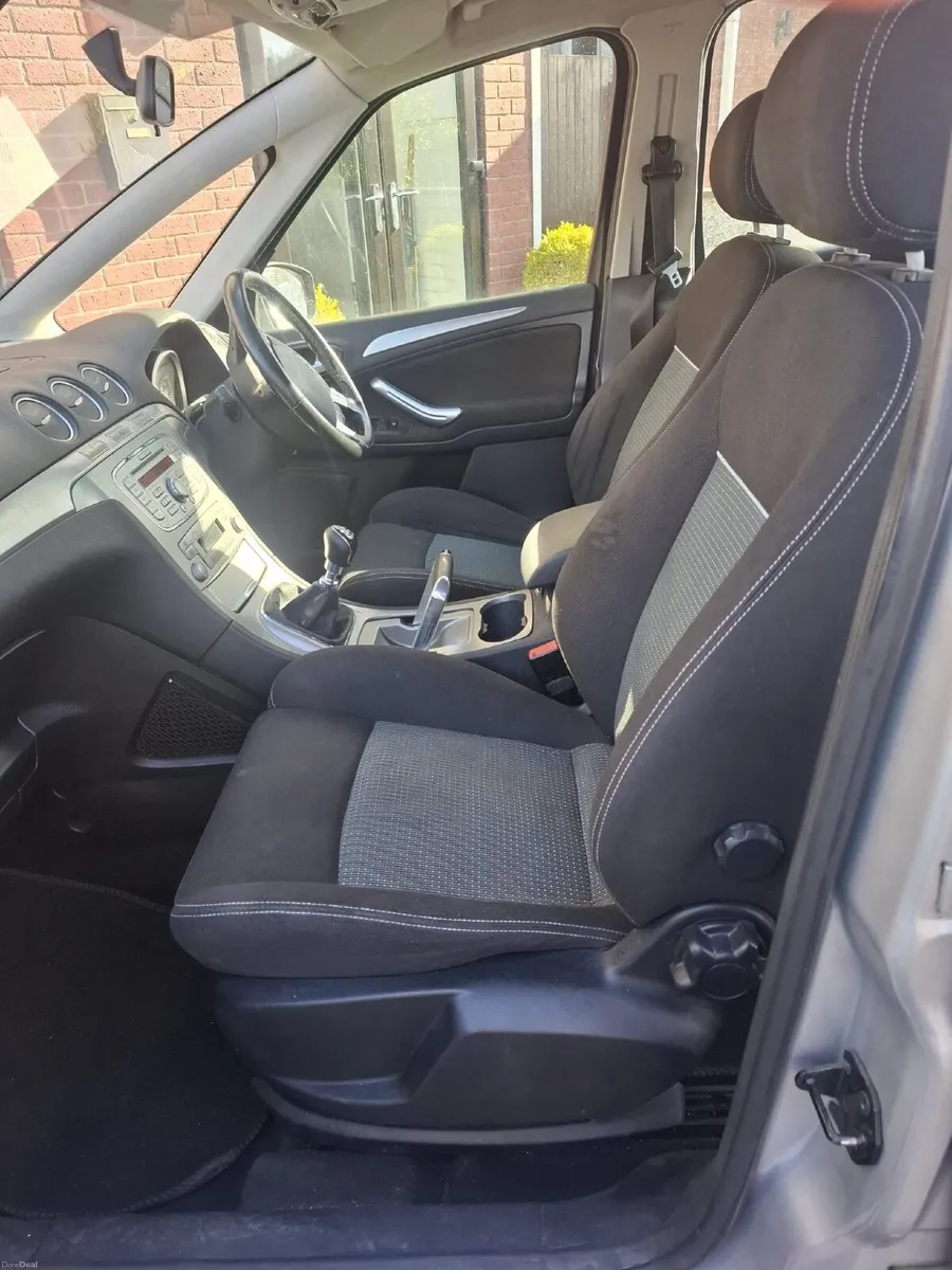 Ford S-Max 2010 Manual 7 seats - Image 2