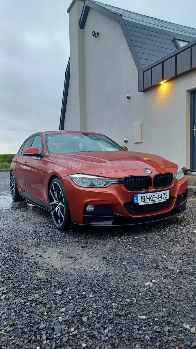 BMW 3-Series 2019 - Image 1
