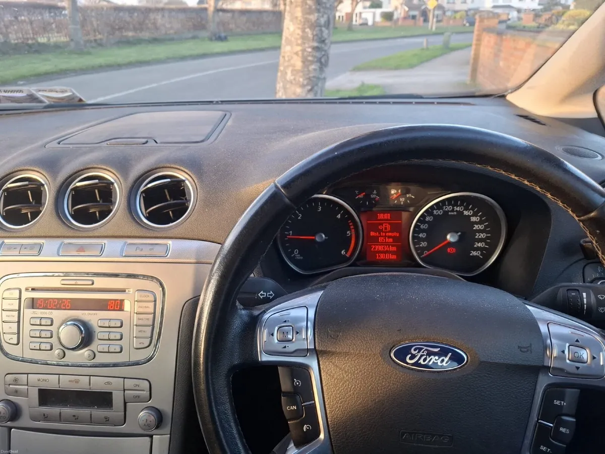 Ford S-Max 2010 Manual 7 seats - Image 4