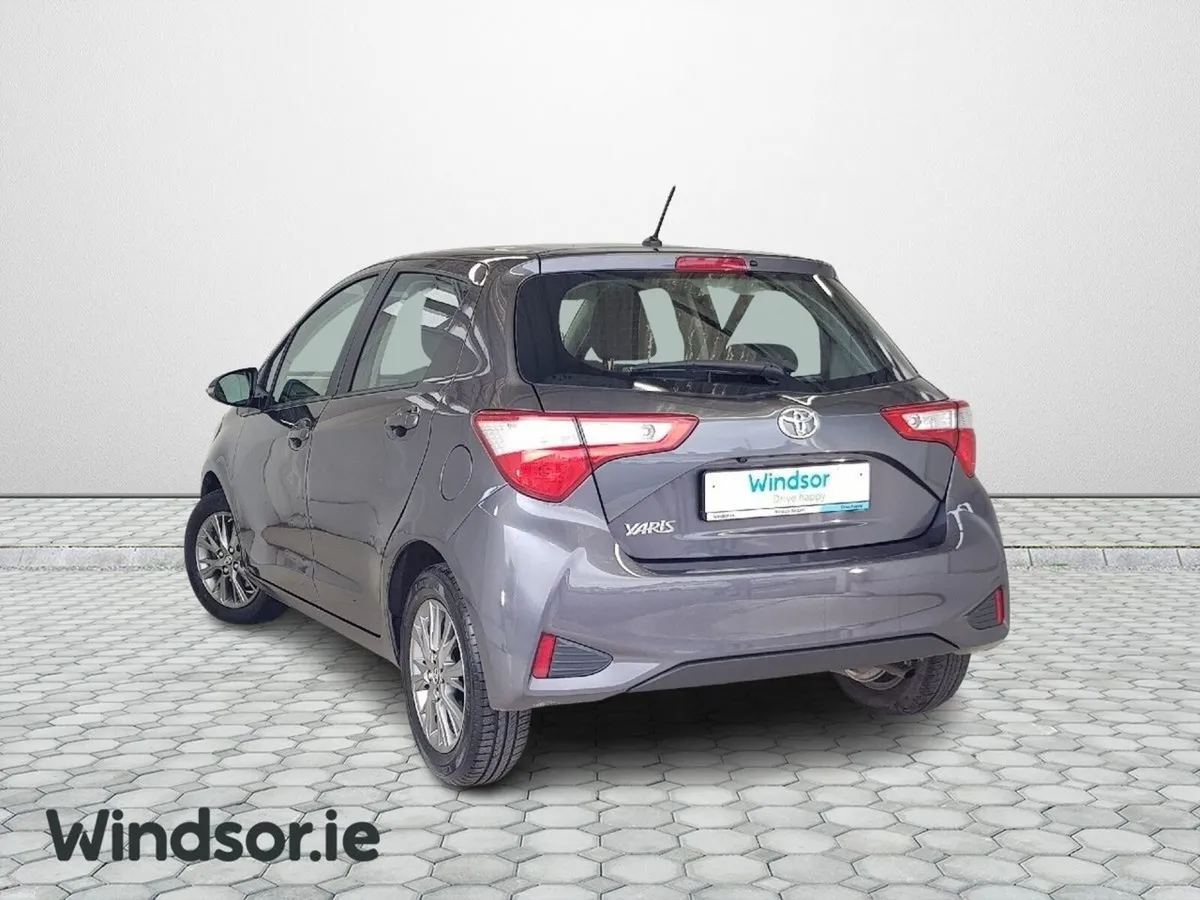 Toyota Yaris 1.0 VVT-i 5Dr Luna - Image 2