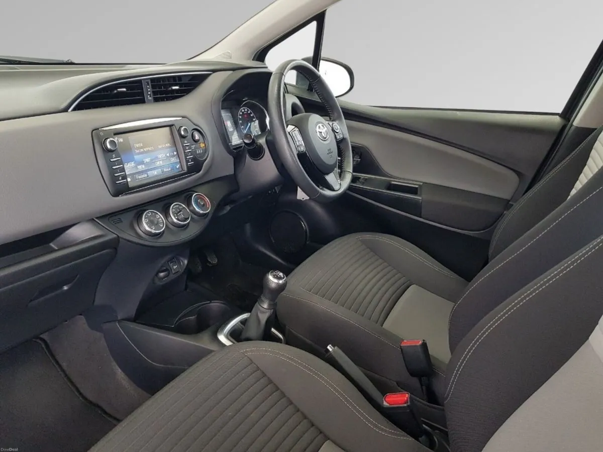 Toyota Yaris 1.0 VVT-i 5Dr Luna - Image 4