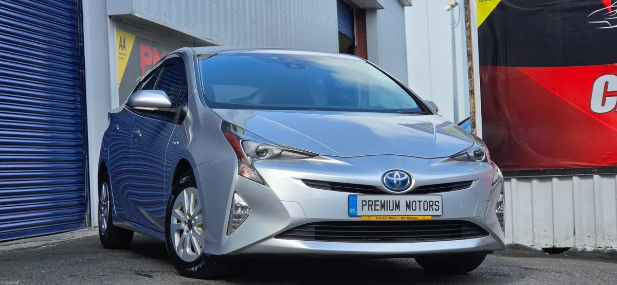 Toyota prius Hybrid - Image 2