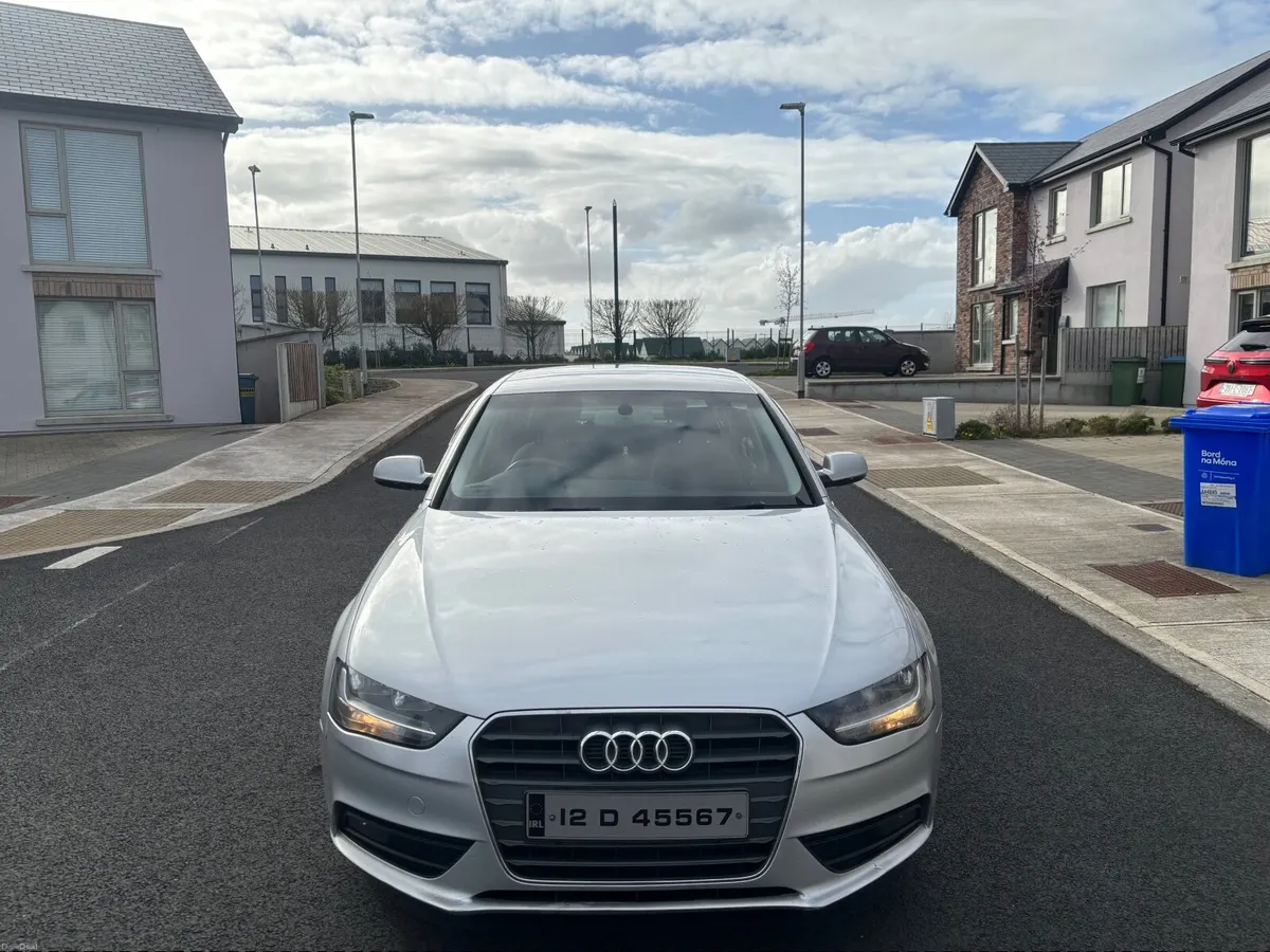 2012 Audi A4 saloon 2.0 TDI 140 bhp high spec - Image 3