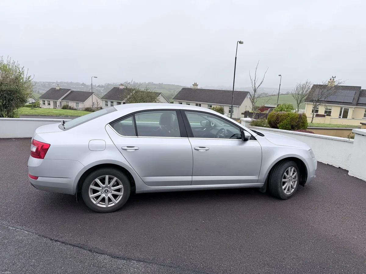 Skoda Octavia L&K 2.0Tdi DSG - Image 4