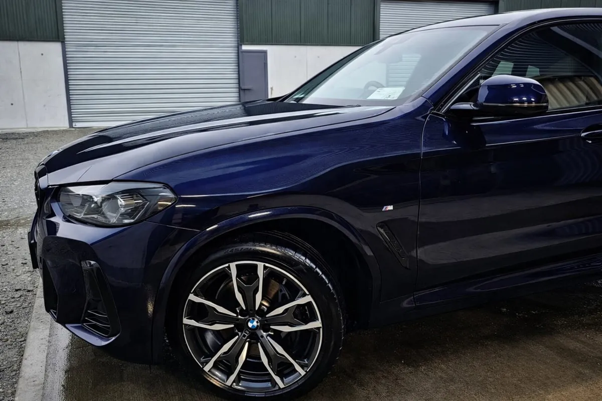 BMW X4 2023 - Image 2