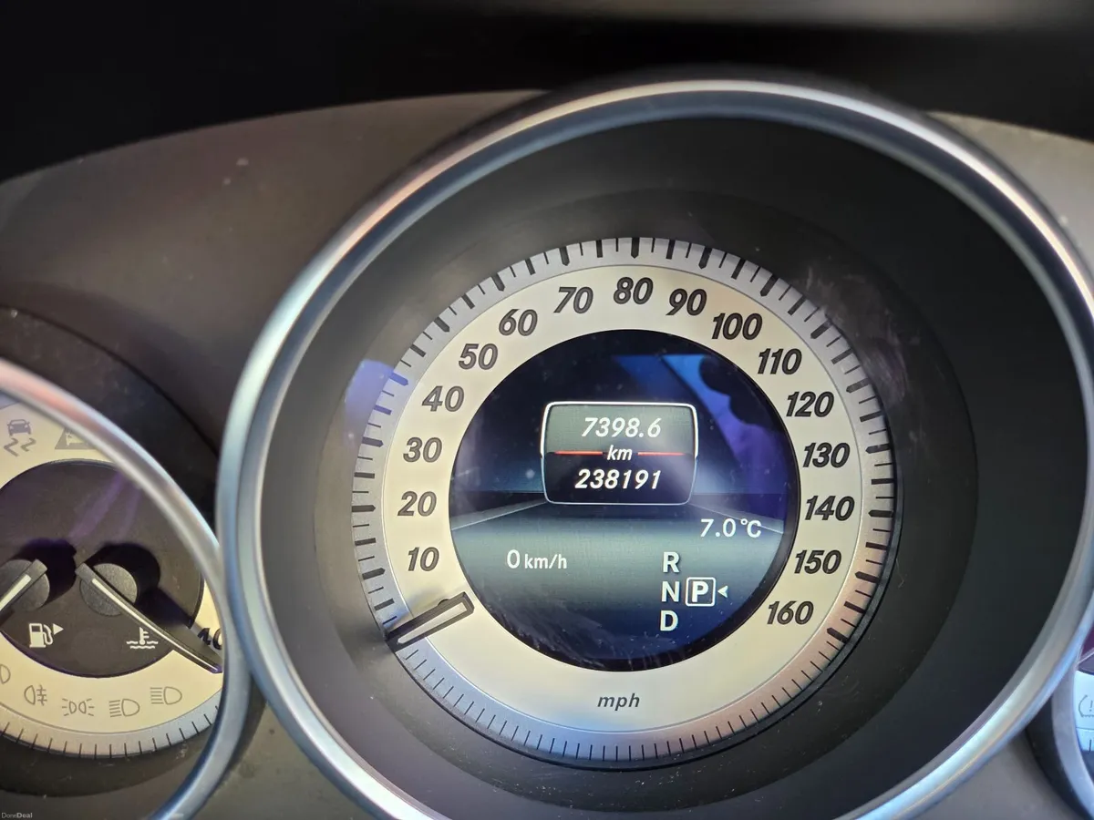 Mercedes-Benz E-Class 2014 - Image 3